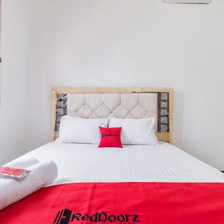 RedDoorz near Terminal Bubulak Bogor Otel Dış mekan fotoğraf
