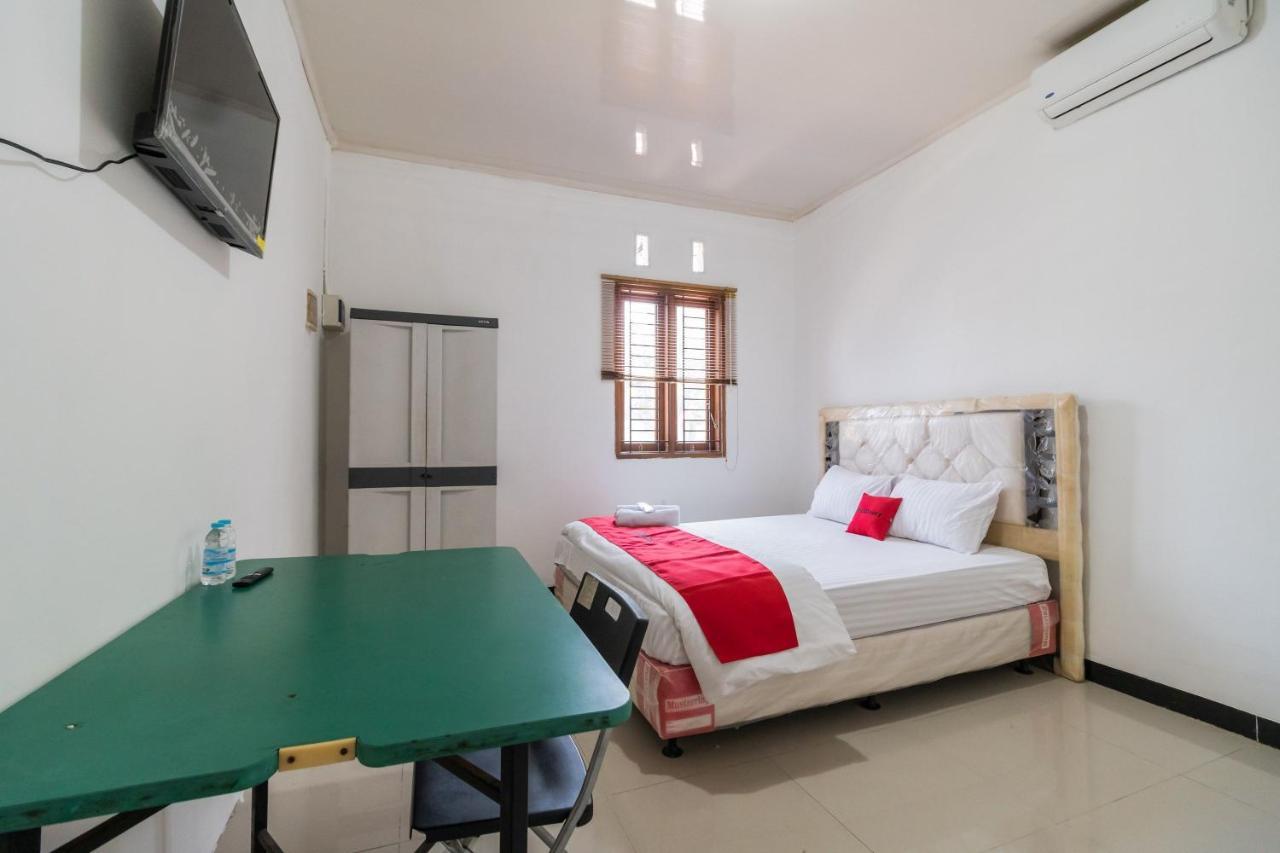 RedDoorz near Terminal Bubulak Bogor Otel Dış mekan fotoğraf